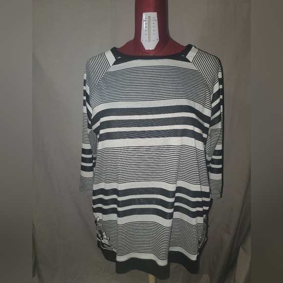 LIZ Claiborne Kangaroo Pouch Black and Gray    Sweatshirt.  Size XXL - Picture 1 of 8